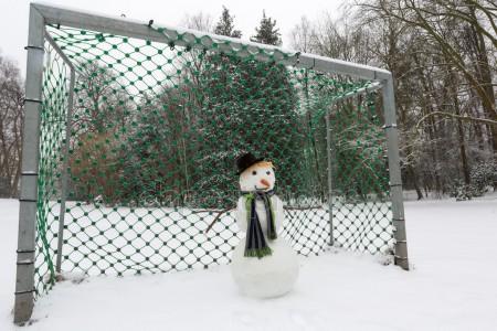 depositphotos_32648823-stock-photo-snowman-goalkeeper