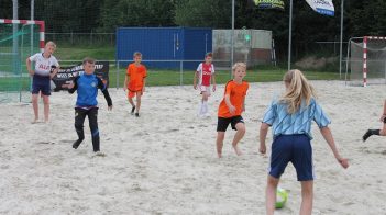 SJS-jeugd Sluit Af Met Beachsoccertoernooi