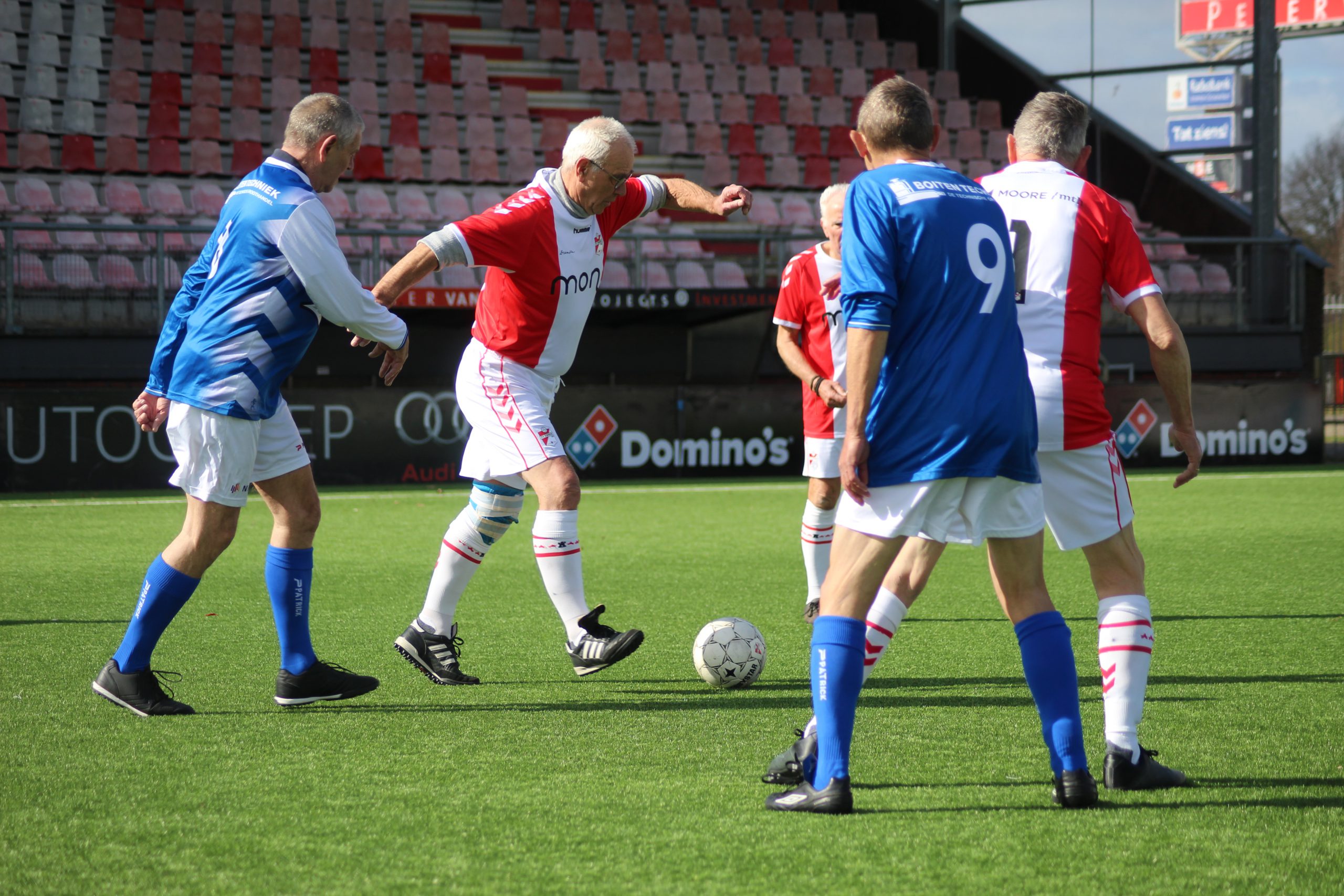 Onderling toernooitje Oldstars SJS en FC Emmen