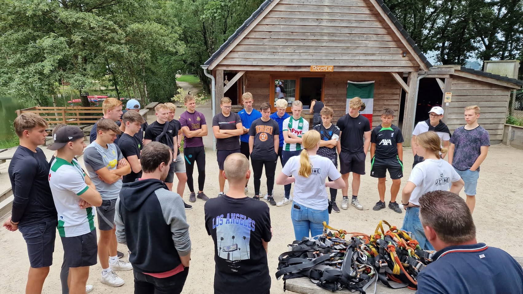 SJS O19 doet aan teambuilding