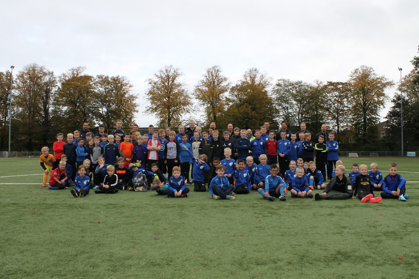 Geslaagde voetbalclinic bij SJS