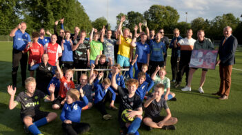 Zwaluwen Jeugd Actie Steunt Freddie Pranger Memorial Met 5.000 Euro