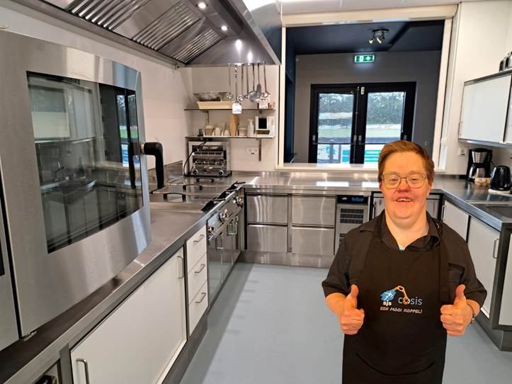 Aangepaste Keuken Bij SJS Officieel In Gebruik Genomen